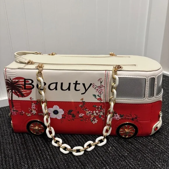 Beauty Bus - Picture 2 of 3